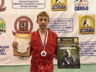 Артём Суханов